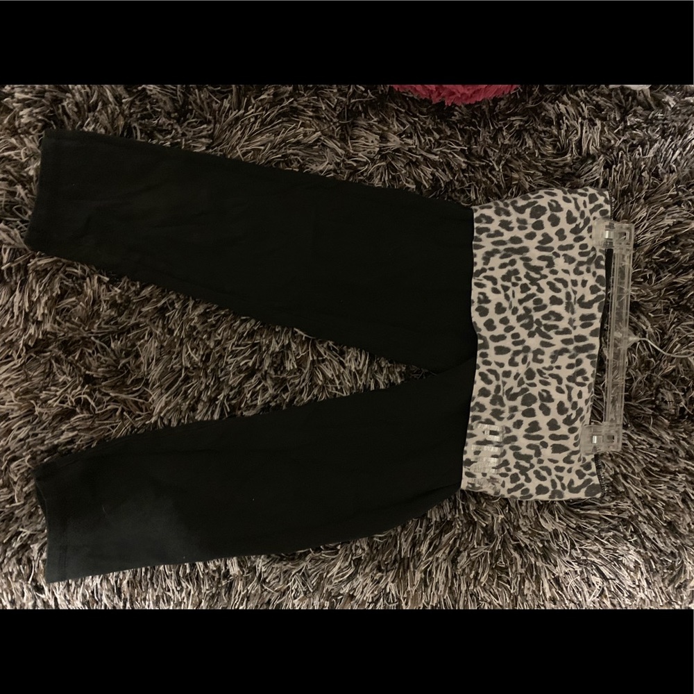 Victoria’s Secret cropped leggings